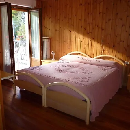 Fior Di Roccia فندق غابي